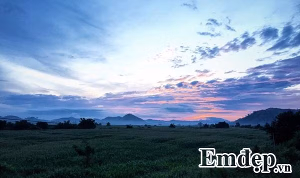 “Thời gian ở đây Dương cũng đã gặp vấn đề về sức khỏe, nên khi bạn quyết định ghé thăm Krông Bông bạn hãy chú ý đến thời tiết để có một chuyến đi trọn vẹn nhất", chàng trai trẻ thông tin thêm. Ngoài ra Hải Dương cũng bật mí thêm rằng, ở Krông Bông bạn sẽ có sơ hội được nhìn thấy những hiện tượng thiên nhiên cực đẹp. Vậy còn chần chừ gì nữa mà không xách ba lô lên và đi để cùng khám phá nét đẹp hoang sơ vùng sơn cước Krông Bông?