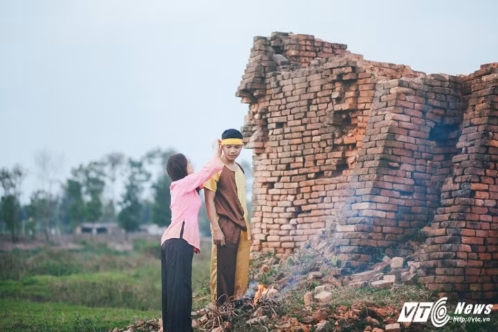 Những bức ảnh độc đáo trong tạo hình Chí Phèo – Thị Nở nhận được nhiều sự chú ý của dân mạng nhờ ý tưởng độc đáo và tạo hình công phu.