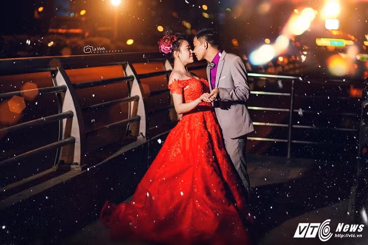 Cô dâu Trần Thảo cho biết: “Chúng mình đã rất nhiều lần cãi vã, nhiều lúc tưởng chừng như sẽ không đến được với nhau nhưng rồi chính tình cảm thật lòng đã giúp chúng mình vượt qua được tất cả”.