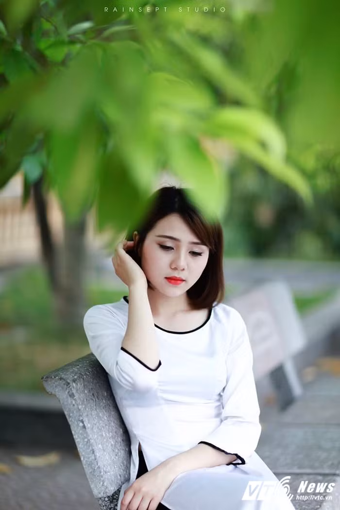 Khi được hỏi về mẫu người yếu lý tưởng, cô gái này vui vẻ chia sẻ: “Mình không đặt ra mẫu người yêu lý tưởng. Vì theo mình, gặp và yêu nhau là do duyên số, đó là tùy duyên”. Trương Bạch Diệp rất thích chơi piano. Vì vậy, cô thường tự đệm piano và cover lại các bài hát.