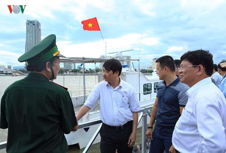 Lãnh đạo thành phố Đà Nẵng đặc biệt lưu ý lực lượng công an, bộ đội biên phòng các phương án đảm bảo ANTT, ATGT trong các giờ cao điểm khai mạc, bế mạc và các đêm trình diễn của DIFF 2017 (vào các ngày 30/4, 20/5, 27/5, 3/6 và 24/6- đêm chung kết).