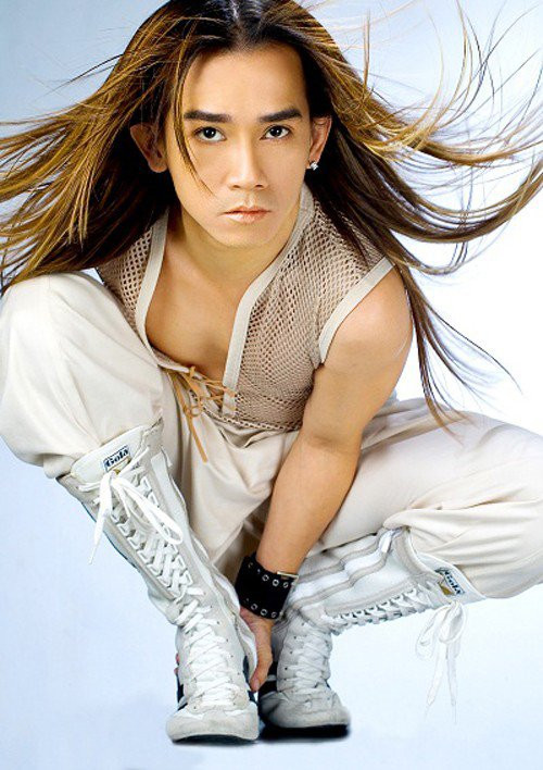 Bi kich va phep mau trong cuoc doi ca si Minh Thuan-Hinh-3