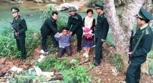 Đối tượng Vàng A Tỉnh bị đồn biên phòng Bản Lầu bắt giữ.