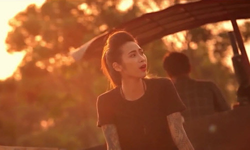 Ảnh trích từ MV Cha của Nguyễn Quỳnh Anh.