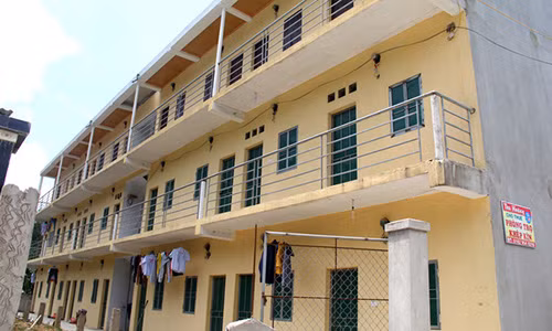 Kho do chuyen xay nha tro de…nuoi ga