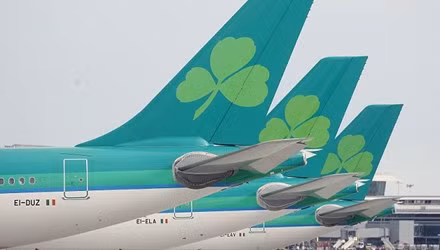 Hanh khach tu vong sau khi can nguoi tren may bay