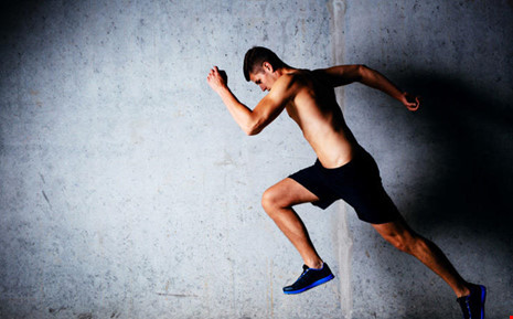 Tập chạy bộ Bài tập thể lực đơn giản nhất để kích thích sự vận động cơ thể, tăng tuần hoàn máu đồng thời sản sinh những nội tiết tố kích thích ham muốn yêu đương. Đối với những người đã bị rối loạn cương dương khi áp dụng lịch tập luyện đều đặn trong thời gian từ 8 tuần trở lên đã có thể thấy được hiệu quả.