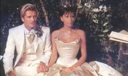 Victoria David Beckham ngot ngao ky niem 17 nam ngay cuoi