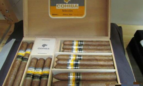 Xì gà được rao bán trên mạng.