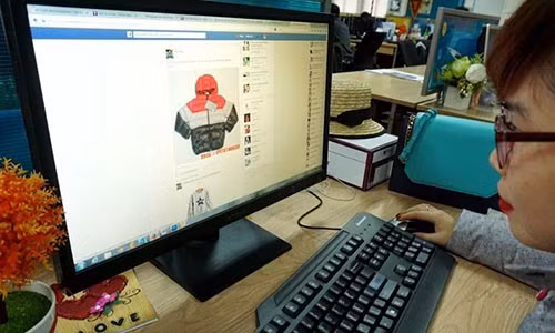 TP.HCM co the thu thue ban hang qua Facebook tu thang 4