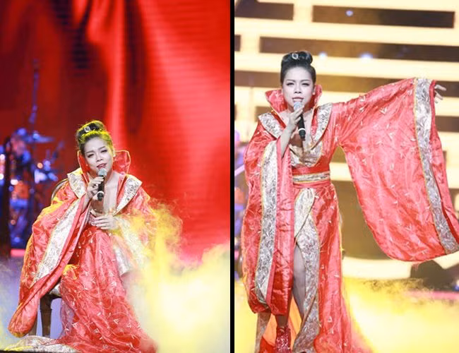 Trong chương trình Bài hát yêu thích 2014, nữ ca sĩ Hà Linh bị chỉ trích vì mặc váy hao hao trang phục cổ trang Trung Quốc để hát quan họ.