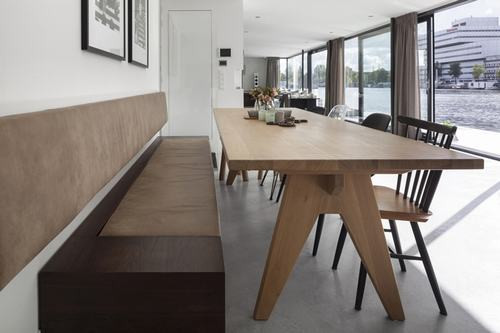 Việc xây dựng nổi đã điều chỉnh sự gia tăng mực nước khi thủy triều thay đổi.