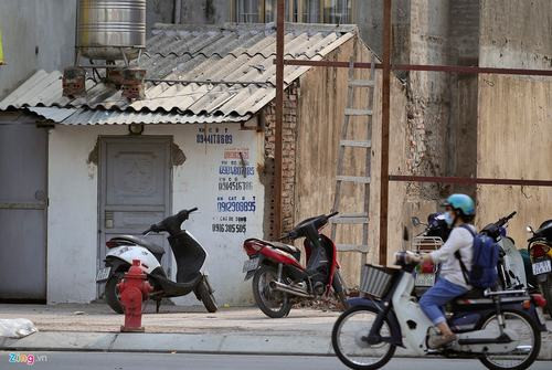 Sau nhiều đợt thanh kiểm tra và "xóa sổ" nhà siêu mỏng, siêu méo, hiện tượng này vẫn xuất hiện.