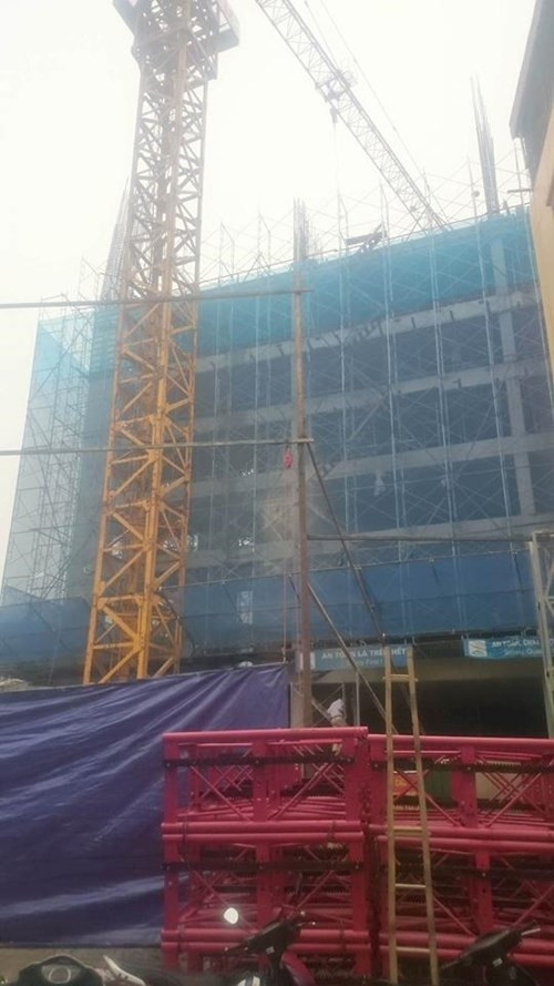 Hiện trường vụ sập giàn giáo.