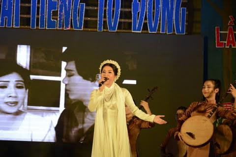 Nghệ sĩ Võ Huỳnh Mơ trong một trích đoạn cải lương.