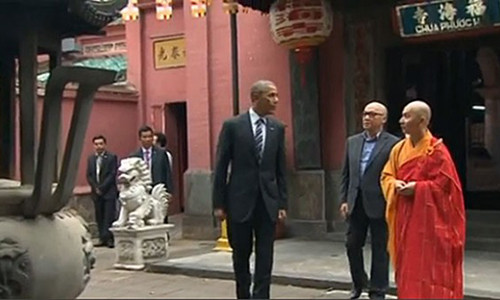 Bi mat trong ngoi chua Tong thong Obama tung dat chan den