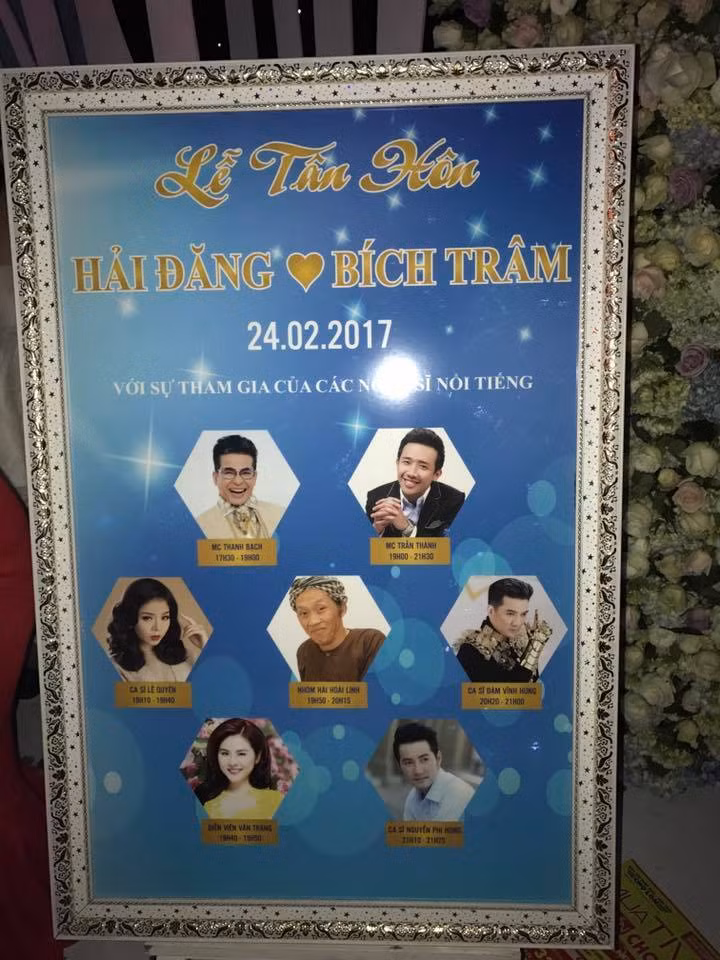 Trong đó, Hoài Linh mặc trang phục áo bà ba kèm khăn rằn đơn giản diễn một tiết mục hài cùng Hứa Minh Đạt – chồng của Lâm Vĩ Dạ; Đàm Vĩnh Hưng biểu diễn sôi động với 8 ca khúc; Lệ Quyên chưa từng hát đám cưới cũng thể hiện đến 5 bài hit, Trấn Thành và Thanh Bạch là bộ đôi MC cho đám cưới.