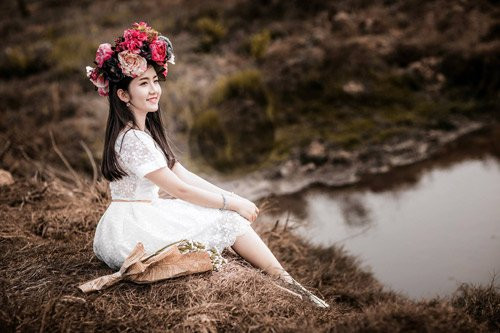 Năm nay, Thảo hy vọng không bỏ lỡ giảng đường một lần nữa. "Năm trước, khi biết tin mình không đậu, bạn bè, người thân ai cũng giật mình. Bản thân mình cũng xem đó là thất bại lớn và buồn lắm, nhiều đêm thức trắng không ngủ được. Nhưng rồi mình nghĩ, mình mới có 18 tuổi thôi, còn thiếu gì cơ hội để làm lại. Thế là, mình ngồi vẽ lại tương lai của chính mình”, Thảo nói. Cô gái Bạc Liêu yêu thích môn Sử từ nhỏ. Từ khi học lớp 5, cô đã đặc biệt chú ý đến những bài học lịch sử. Lên cấp 3, bài học về những cuộc khởi nghĩa, những giai đoạn phát triển của đất nước càng lôi cuốn Thảo hơn. Cô coi đó là những câu chuyện thú vị đời trước kể lại nên rất hào hứng với môn học này.