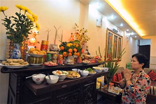 Cung giao thua trong nha hay ngoai troi truoc moi chuan?-Hinh-2