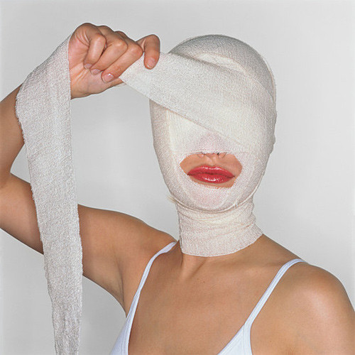 7. Sẽ mất nhiều tháng mới thấy được kết quả. Trong thực tế không phải mỗi cuộc phẫu thuật đều sẽ trở lại bình thường ngay lập tức. Mà tất cả phải trải qua vài tháng với nỗi kinh hoàng của bản thân như tình trạng sưng đau, bầm, sẹo.. 