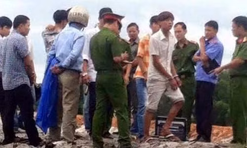 Ru be gai 14 tuoi nhau say roi hiep dam tap the