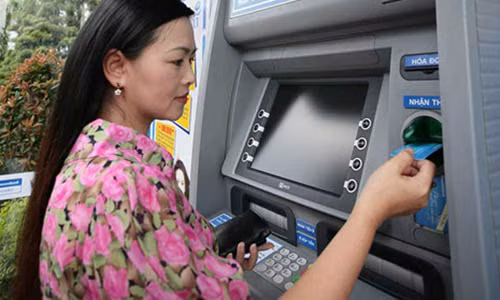 Tet nay ATM co het tien ket may