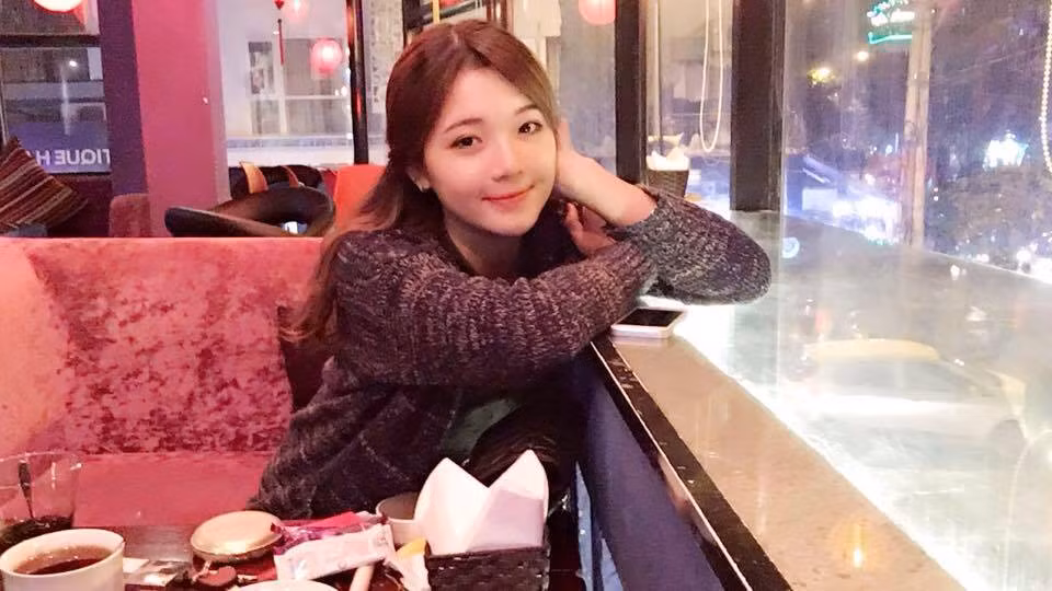 Hot girl Lê Thu Hương đẹp dịu dàng.