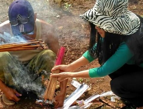 Nhung ngoi mo vo danh sau tai nan bi an nganh Duong sat-Hinh-3