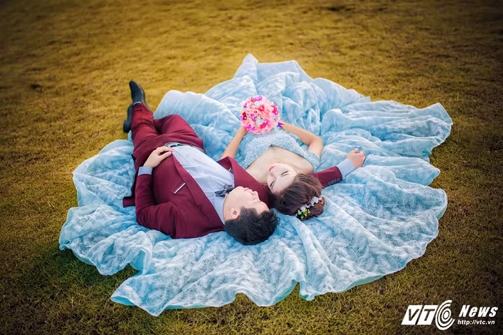 Bộ ảnh cưới được thực hiện trong vòng một buổi.