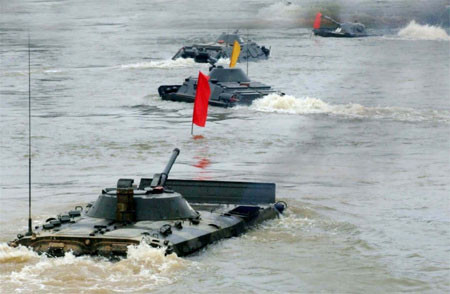 Lữ đoàn 406 (Quân khu 2) huấn luyện sát thực tế chiến đấu.