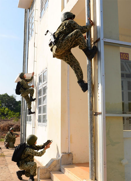 Lực lượng đặc nhiệm Đoàn 429, Binh chủng Đặc công huấn luyện nghiệp vụ.