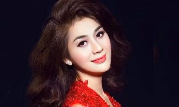 Từ khi về chung một nhà với ông xã Phi Hùng, Lâm Khánh Chi có cuộc sống sang chảnh và cực kỳ hạnh phúc. Ảnh: Internet.