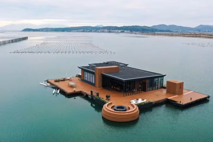 “Tron su doi”, dai gia doc tien xay dinh thu noi tren bien