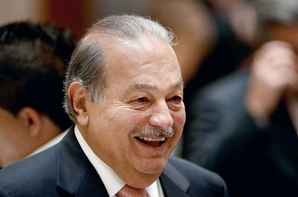Carlos Slim không bao giờ khoe khoang sự giàu có của mình. Ông không có những chiếc ô tô đắt tiền hay đồ trang sức quý hiếm, ăn vận rất khiêm nhường và không bao giờ tốn tiền với những đồ hàng hiệu.