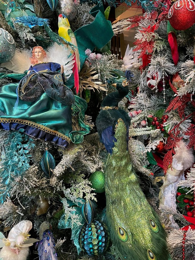 Giang sinh da can ke, biet thu cua Dam Vinh Hung trang tri dep co nao?