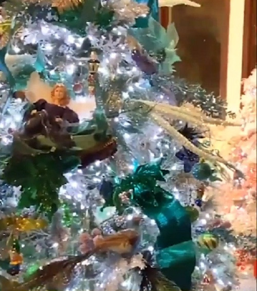 Góc nào trong nhà cũng rực rỡ.