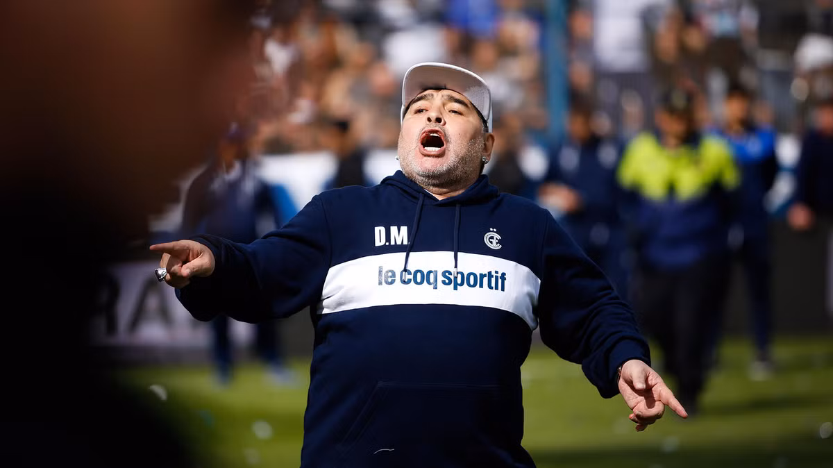 Năm 2010, Diego Maradona đã quyên góp 500.000 USD cho một tổ chức từ thiện dành cho trẻ em.