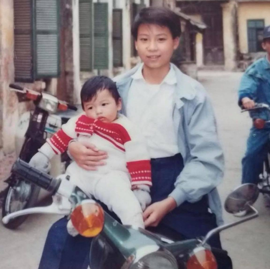 Trước khi trở thành chàng thiếu gia có vẻ ngoài rắn rỏi và hơi lạnh lùng như hiện tại, "em bé" Nguyễn Thế Anh đã vô cùng bụ bẫm.