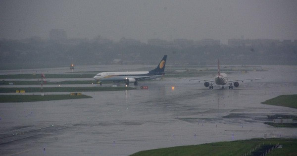 Tam dong cua 2 san bay Vinh, Tho Xuan vi con bao so 7