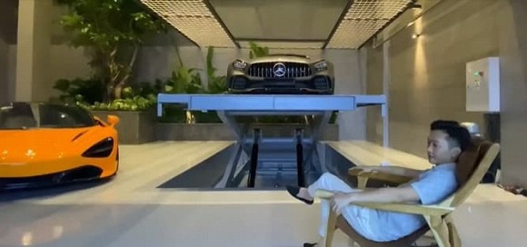 Cường Đô La còn thiết kế riêng khu gara xe hơi.