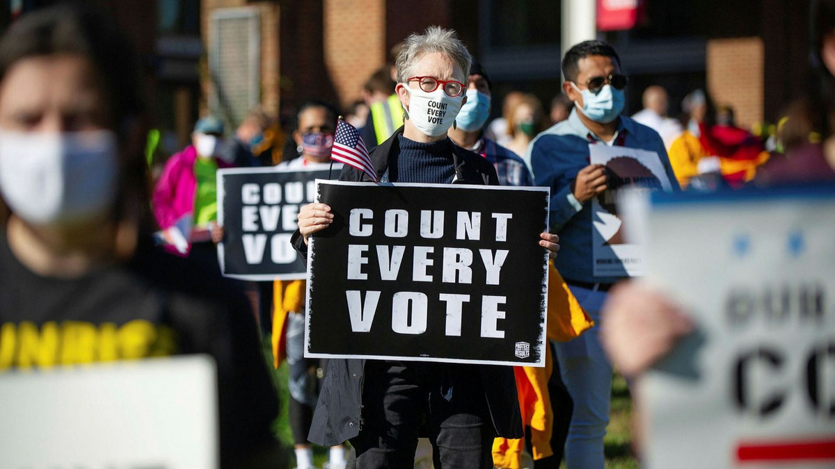 Tinh hinh kien tung cua Tong thong Trump tai cac bang chien dia