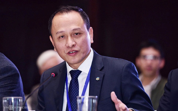 Vietnam Airlines lam an sao truoc khi co tan Tong Giam doc Le Hong Ha