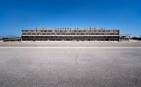 Sau nhiều thập kỷ được sử dụng chủ yếu cho mục đích quân sự, sân bay Quốc tế Nicosia đã chính thức được khánh thành vào năm 1968, với việc bổ sung một tòa nhà hiện đại cùng các tiện nghi công nghệ cao và vô số các nhà hàng, cửa hàng.