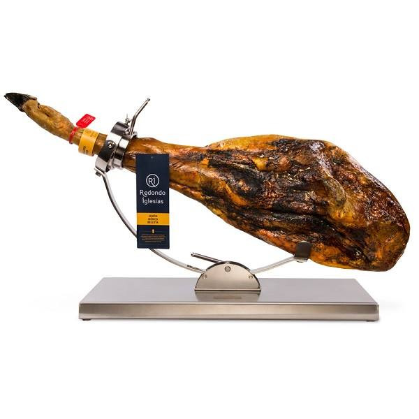 Cuối cùng đùi lợn Iberico được chuyển vào các phòng bảo quản có điều kiện biến đổi theo mùa khiến 40% trọng lượng đùi tan đi. Từ trọng lượng khoảng 13-15kg, sau 1-2 năm chỉ còn lại 6-7kg. Ảnh: Kenko.