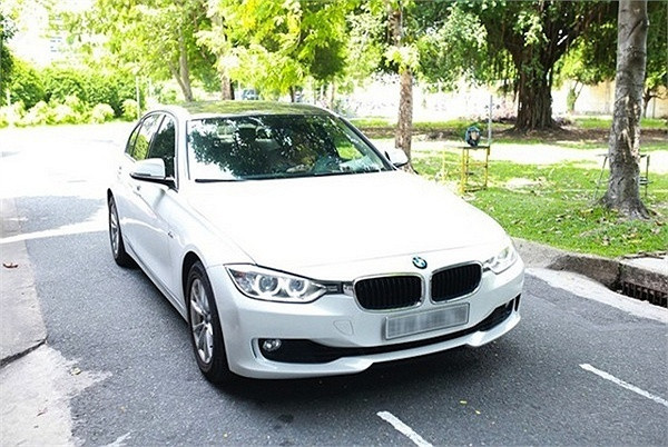 Năm 2015, Chi Pu tự thưởng cho mình một chiếc xe trị giá 2 tỷ đồng như một món quà sau bao cố gắng, nỗ lực.