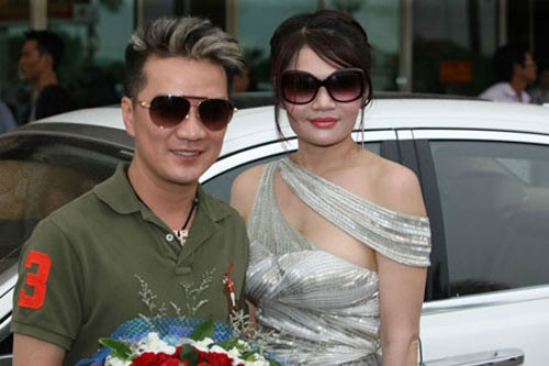 Lý giải cho việc thường xuyên xuất hiện trong showbiz, cô cho hay từ nhỏ đã có niềm đam mê với phim ảnh và thời trang, chính vì thế khi đã có thể thành công như hiện tại, cô muốn tham gia showbiz như cuộc dạo chơi để thỏa giấc mơ tuổi trẻ.