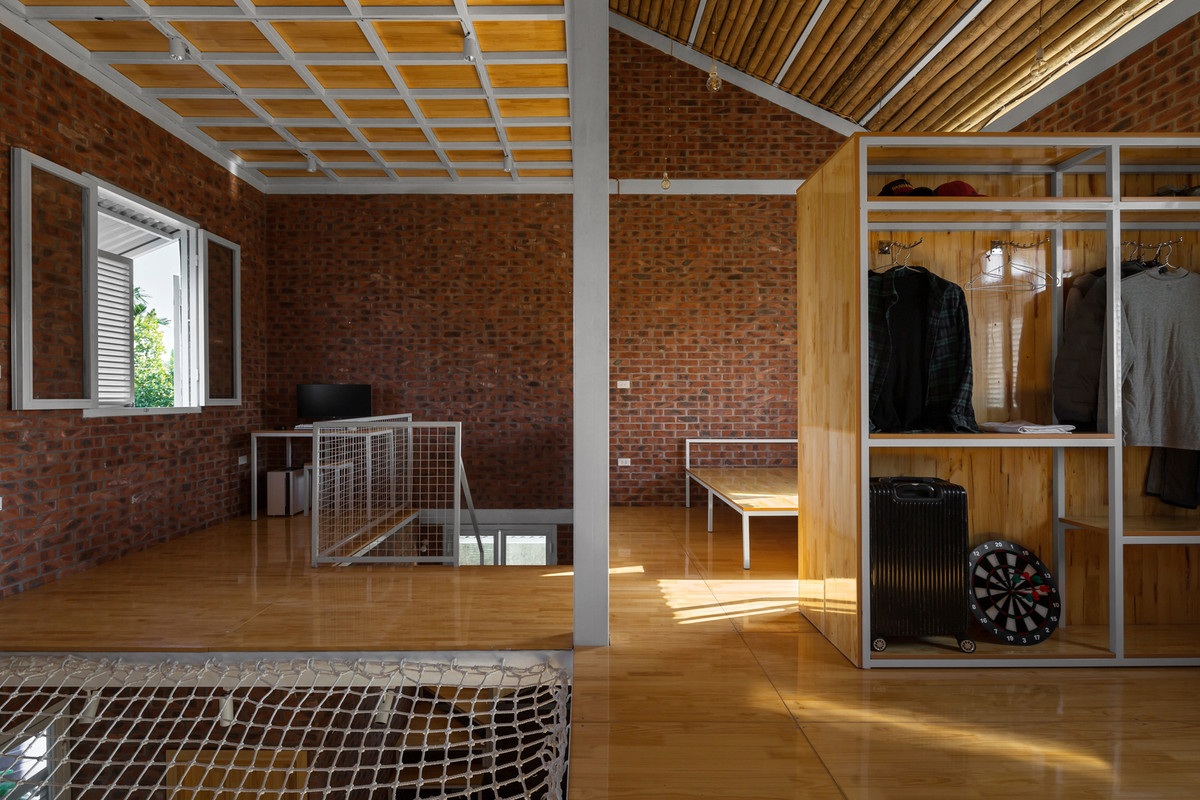 Công tác hoàn thiện (trệt, lầu, cầu thang, tường ngăn, bàn ghế) được thực hiện tùy theo điều kiện và nhu cầu về diện tích ở của từng gia đình.