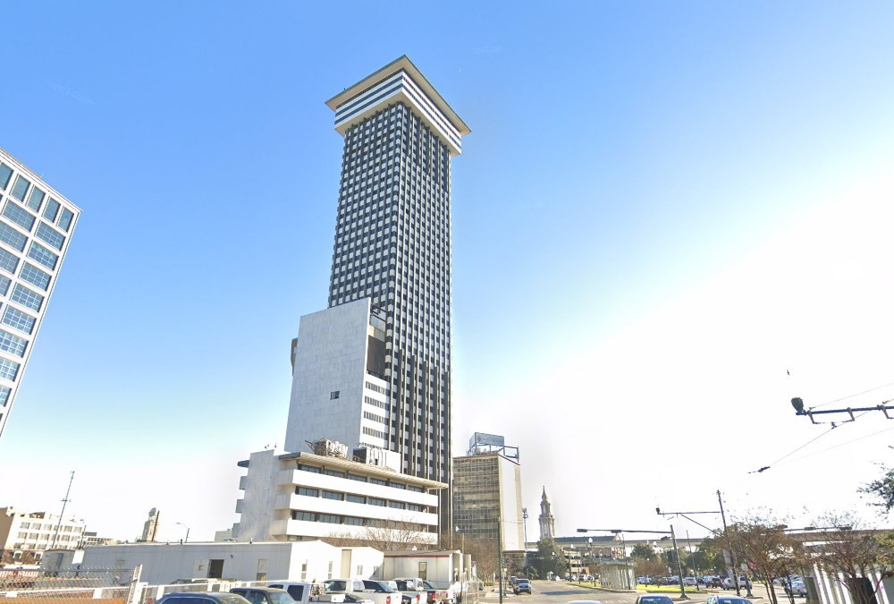 Plaza Tower là tòa nhà chọc trời 45 tầng, cao 162m ở New Orleans (Louisiana, Mỹ). Năm 1964, ngay từ khi mới bắt đầu giai đoạn xây dựng, Plaza Tower được kỳ vọng sẽ trở thành toà nhà văn phòng cao nhất Louisiana.