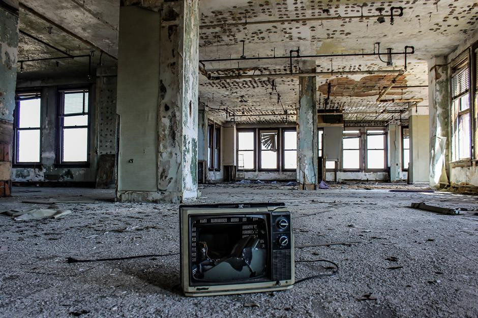 Năm 2012, một công ty bất động sản mua lại tòa nhà Brown-Marx Tower và bán lại nó vào năm 2017 cho một nhà phát triển khách sạn. Thế nhưng, kế hoạch hồi sinh tòa nhà này của chủ đầu tư mới vẫn chưa được thực hiện.