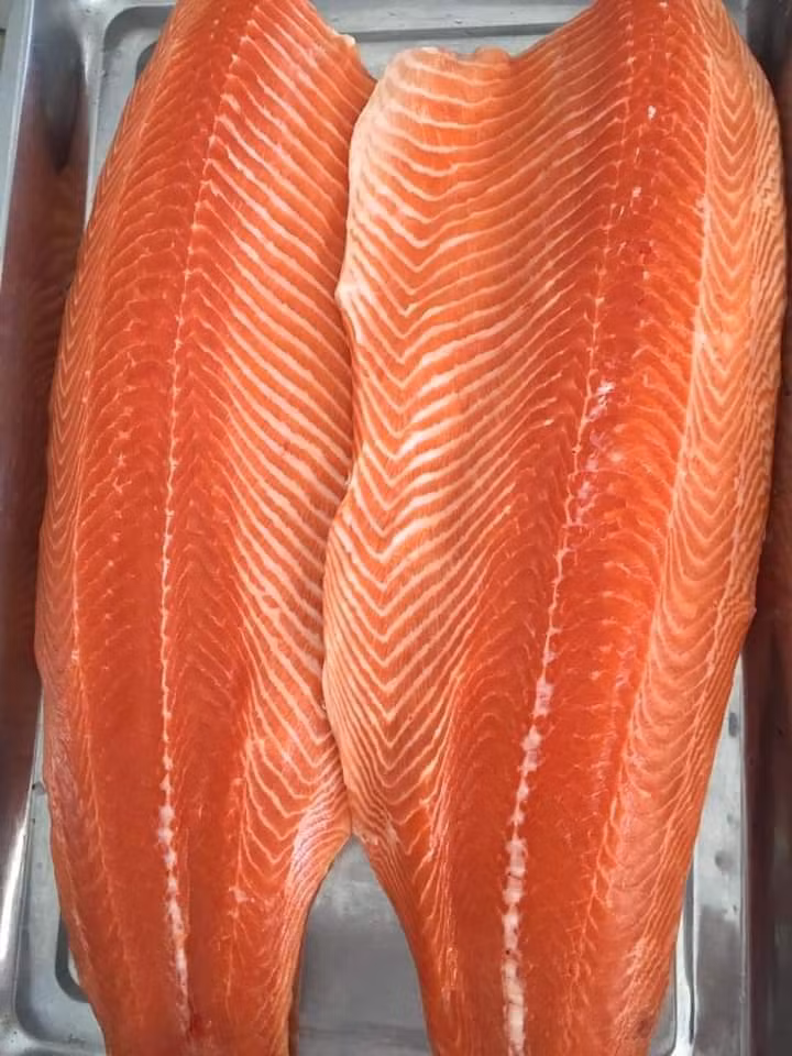 Hơn nữa, nếu cá có mùi tanh nồng đến khó chịu, mùi tanh khác lạ so với cá bình thường hay mùi hơi chua thì miếng cá đó đã ươn. Ảnh: Internet